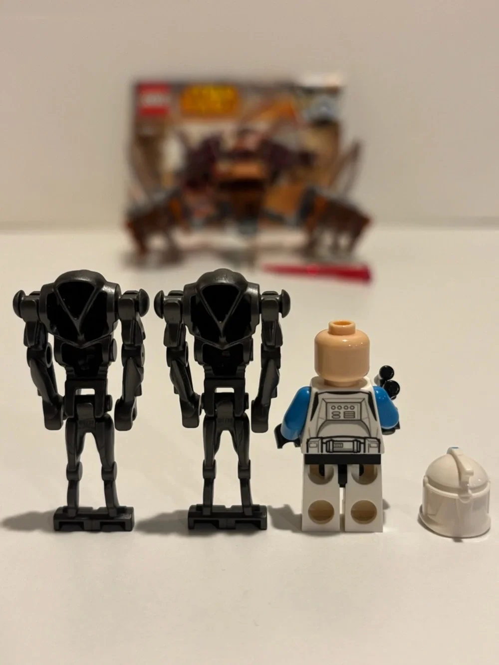 LEGO #75085 Star Wars Hailfire Droid - Picture 4 of 13